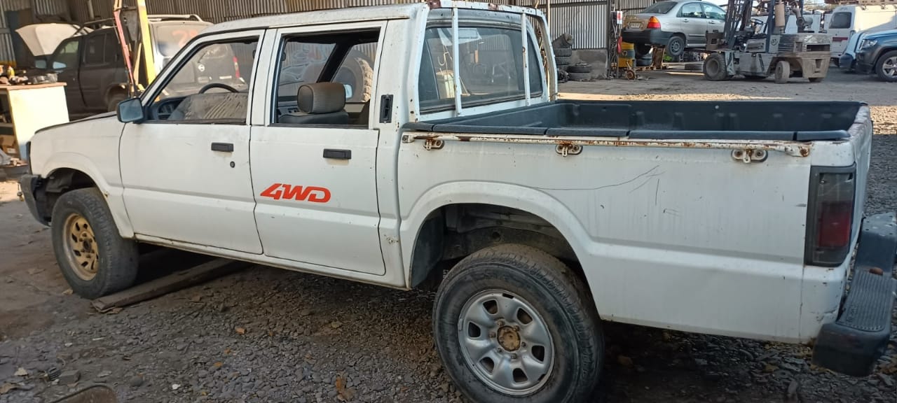  Mazda B2600 2000    EN DESARME